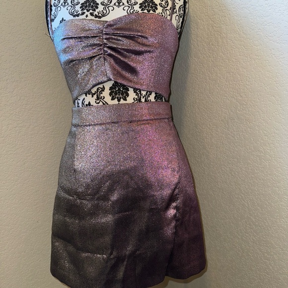 White fox Boutqiue two piece shimmer set - Picture 2 of 7